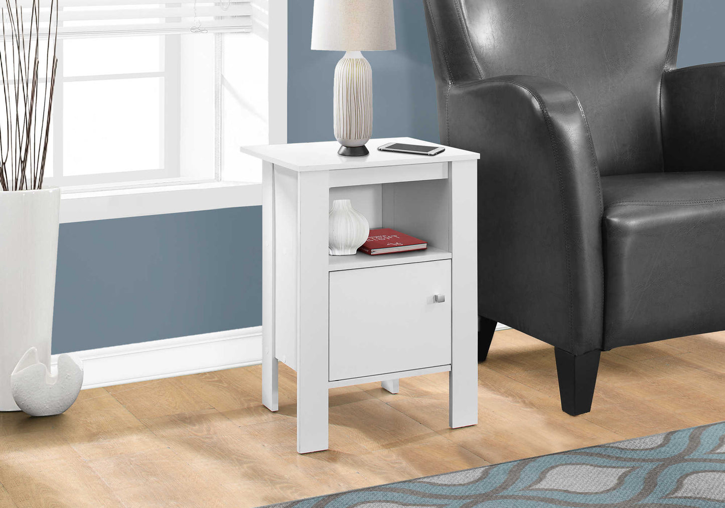 Table d'appoint transitionnelle avec rangement et fini blanc