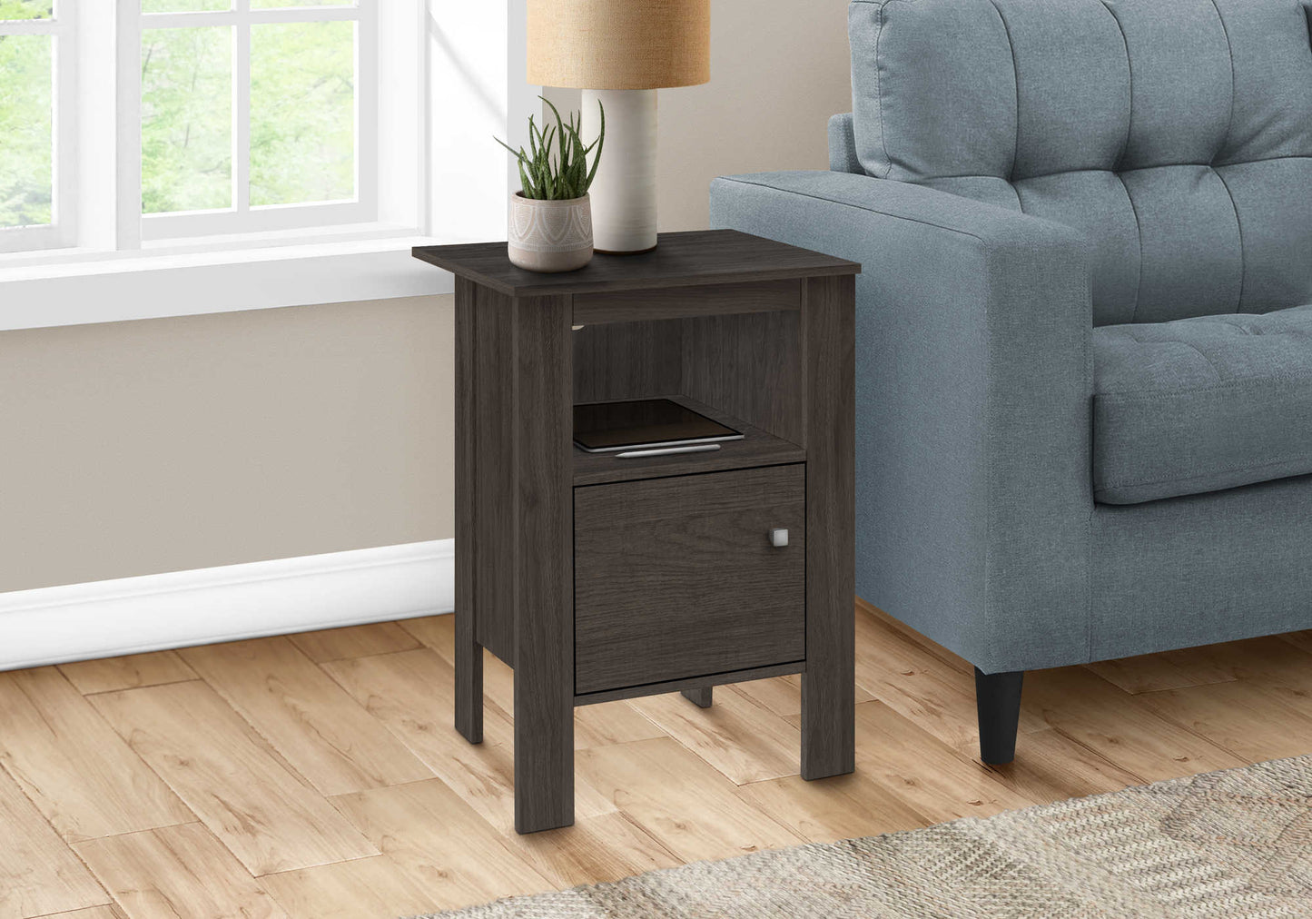 Table d'appoint transitionnelle avec rangement et fini chêne brun
