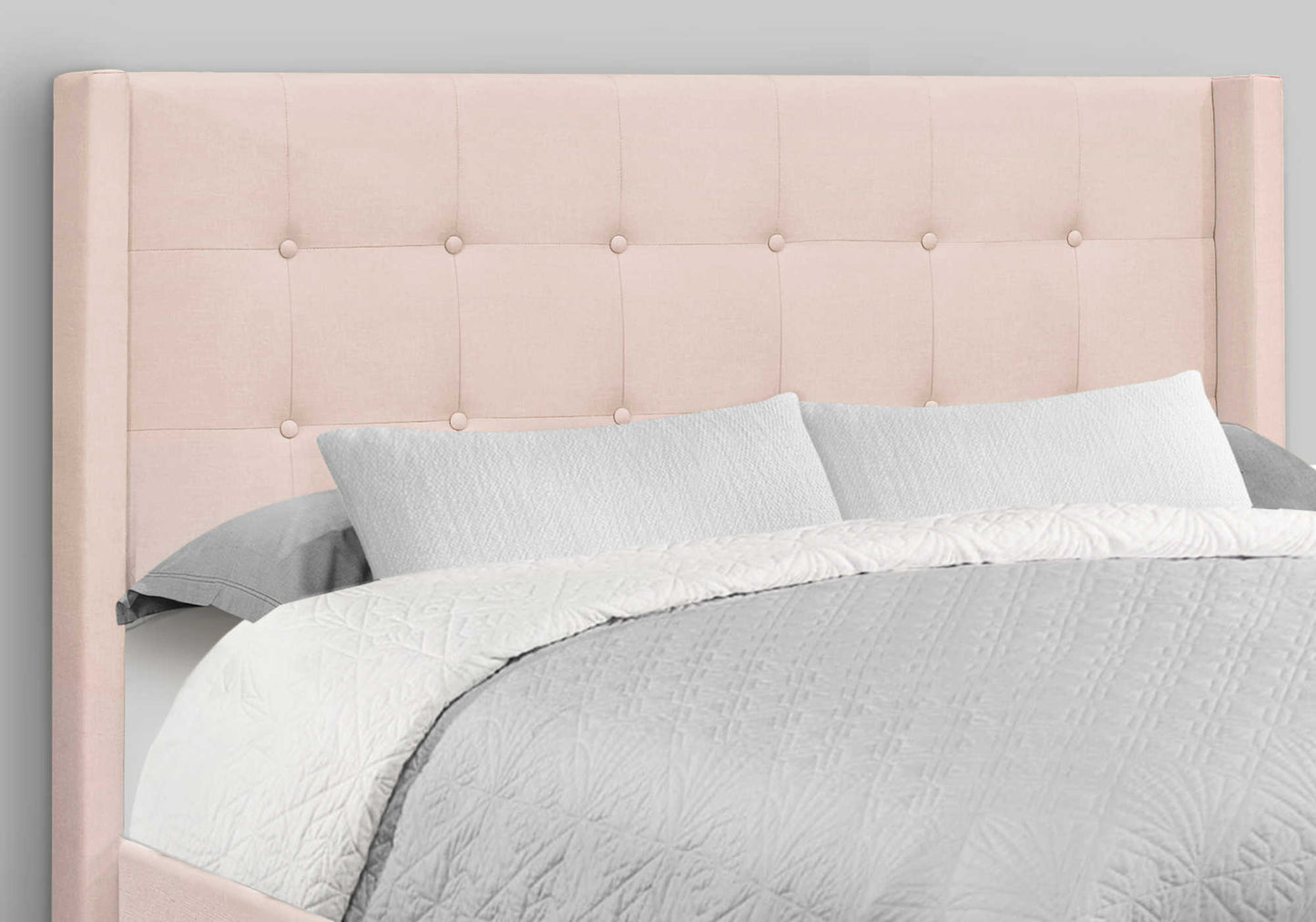 Grand lit plateforme contemporain – Velours rose avec pieds chromés
